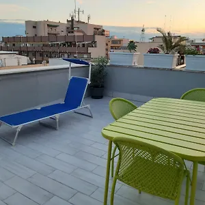  Appartamento Attico Con Terrazza A Italia